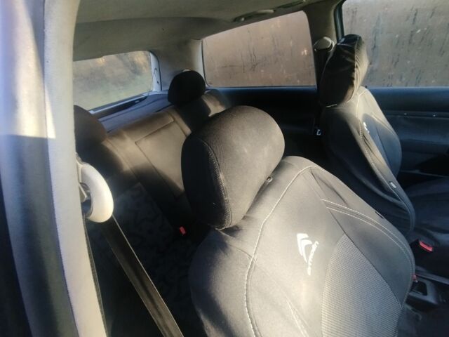 Черный Фольксваген Гольф, объемом двигателя 1.6 л и пробегом 200 тыс. км за 700 $, фото 13 на Automoto.ua