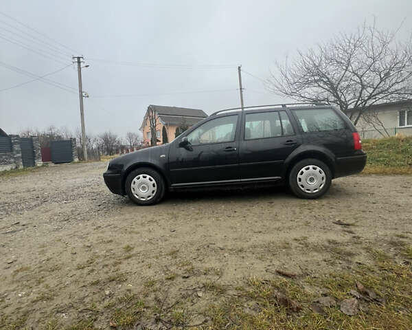 Черный Фольксваген Гольф, объемом двигателя 1.6 л и пробегом 225 тыс. км за 4500 $, фото 1 на Automoto.ua