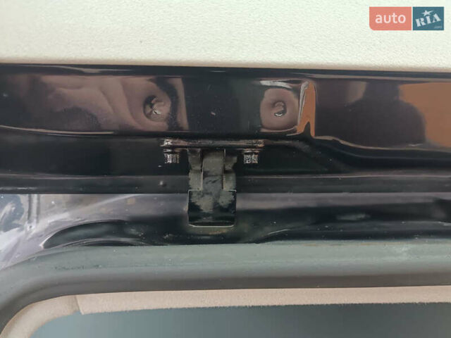 Черный Фольксваген Гольф, объемом двигателя 1.6 л и пробегом 264 тыс. км за 5599 $, фото 58 на Automoto.ua