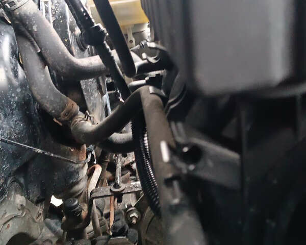 Черный Фольксваген Гольф, объемом двигателя 1.6 л и пробегом 264 тыс. км за 5599 $, фото 77 на Automoto.ua