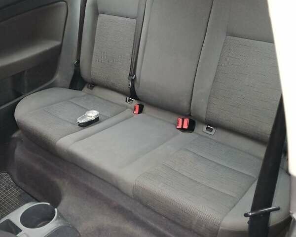 Черный Фольксваген Гольф, объемом двигателя 1.4 л и пробегом 228 тыс. км за 4100 $, фото 5 на Automoto.ua