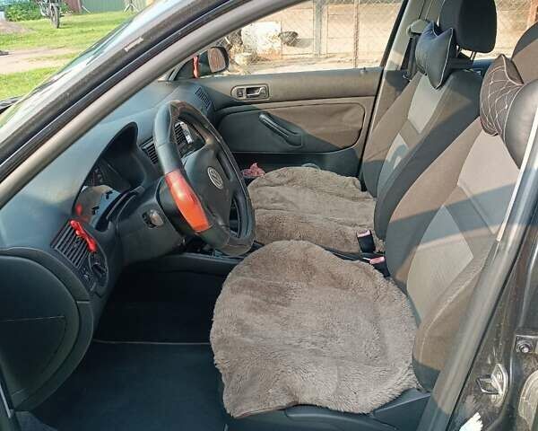 Черный Фольксваген Гольф, объемом двигателя 1.9 л и пробегом 299 тыс. км за 4700 $, фото 14 на Automoto.ua