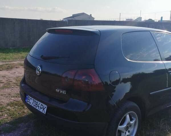 Черный Фольксваген Гольф, объемом двигателя 1.6 л и пробегом 285 тыс. км за 4000 $, фото 2 на Automoto.ua