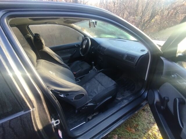 Чорний Фольксваген Гольф, об'ємом двигуна 1.6 л та пробігом 200 тис. км за 700 $, фото 3 на Automoto.ua