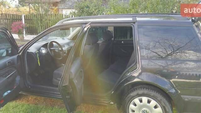 Черный Фольксваген Гольф, объемом двигателя 1.6 л и пробегом 210 тыс. км за 4000 $, фото 9 на Automoto.ua