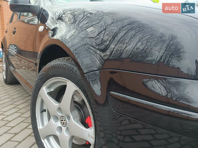 Черный Фольксваген Гольф, объемом двигателя 1.6 л и пробегом 264 тыс. км за 5599 $, фото 21 на Automoto.ua