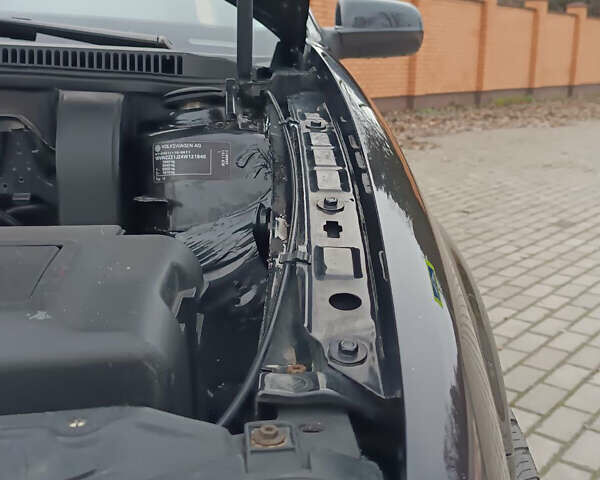 Черный Фольксваген Гольф, объемом двигателя 1.6 л и пробегом 264 тыс. км за 5599 $, фото 76 на Automoto.ua