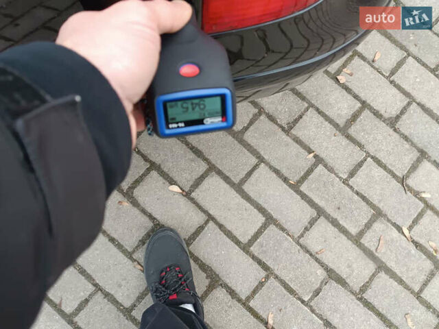 Черный Фольксваген Гольф, объемом двигателя 1.6 л и пробегом 264 тыс. км за 5599 $, фото 112 на Automoto.ua