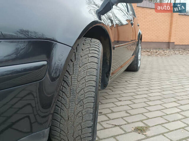 Черный Фольксваген Гольф, объемом двигателя 1.6 л и пробегом 264 тыс. км за 5599 $, фото 22 на Automoto.ua