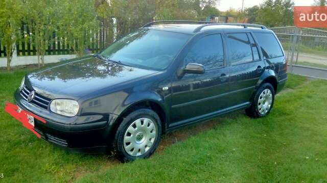 Черный Фольксваген Гольф, объемом двигателя 1.6 л и пробегом 210 тыс. км за 4000 $, фото 3 на Automoto.ua