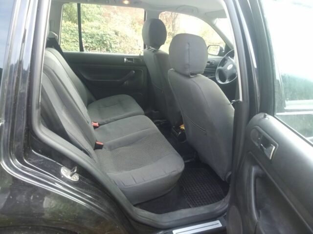 Черный Фольксваген Гольф, объемом двигателя 1.4 л и пробегом 243 тыс. км за 4250 $, фото 5 на Automoto.ua