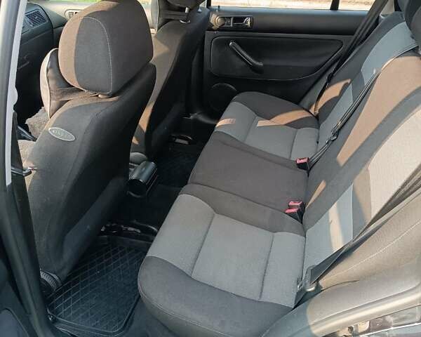 Черный Фольксваген Гольф, объемом двигателя 1.9 л и пробегом 299 тыс. км за 4700 $, фото 16 на Automoto.ua