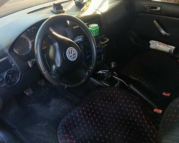 Черный Фольксваген Гольф, объемом двигателя 1.6 л и пробегом 215 тыс. км за 5000 $, фото 3 на Automoto.ua