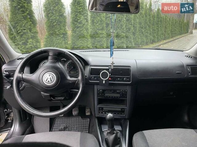 Черный Фольксваген Гольф, объемом двигателя 1.6 л и пробегом 270 тыс. км за 3900 $, фото 6 на Automoto.ua