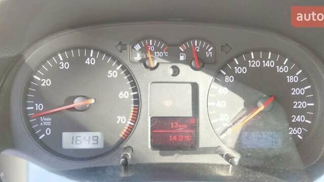 Черный Фольксваген Гольф, объемом двигателя 1.6 л и пробегом 210 тыс. км за 4000 $, фото 4 на Automoto.ua