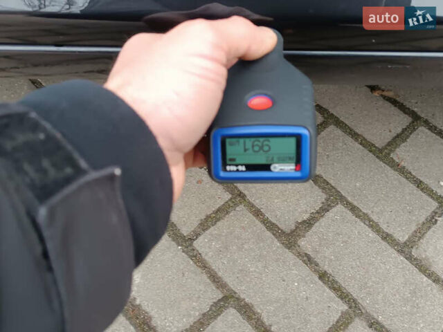 Черный Фольксваген Гольф, объемом двигателя 1.6 л и пробегом 264 тыс. км за 5599 $, фото 86 на Automoto.ua