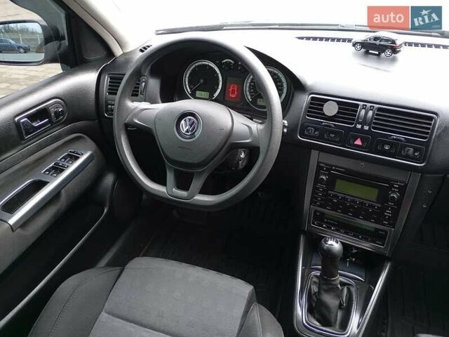 Черный Фольксваген Гольф, объемом двигателя 1.9 л и пробегом 314 тыс. км за 4850 $, фото 18 на Automoto.ua