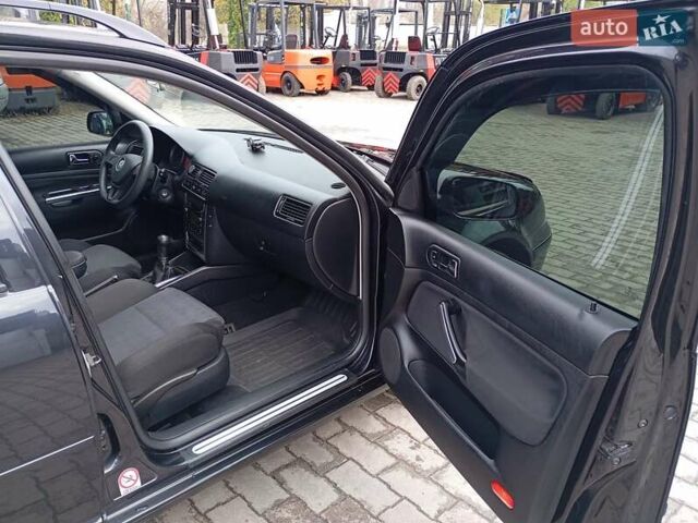 Черный Фольксваген Гольф, объемом двигателя 1.9 л и пробегом 314 тыс. км за 4850 $, фото 13 на Automoto.ua