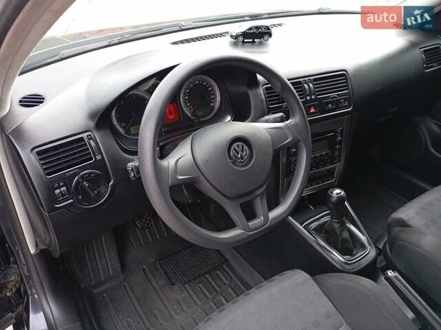 Черный Фольксваген Гольф, объемом двигателя 1.9 л и пробегом 314 тыс. км за 4850 $, фото 8 на Automoto.ua