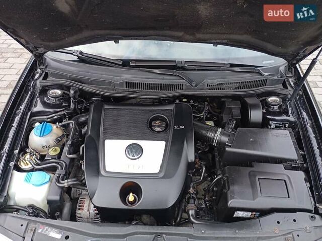 Черный Фольксваген Гольф, объемом двигателя 1.9 л и пробегом 314 тыс. км за 4850 $, фото 25 на Automoto.ua