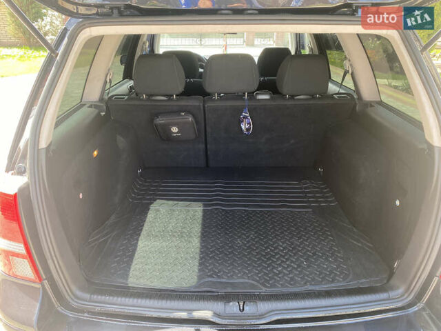 Чорний Фольксваген Гольф, об'ємом двигуна 1.6 л та пробігом 237 тис. км за 4700 $, фото 16 на Automoto.ua