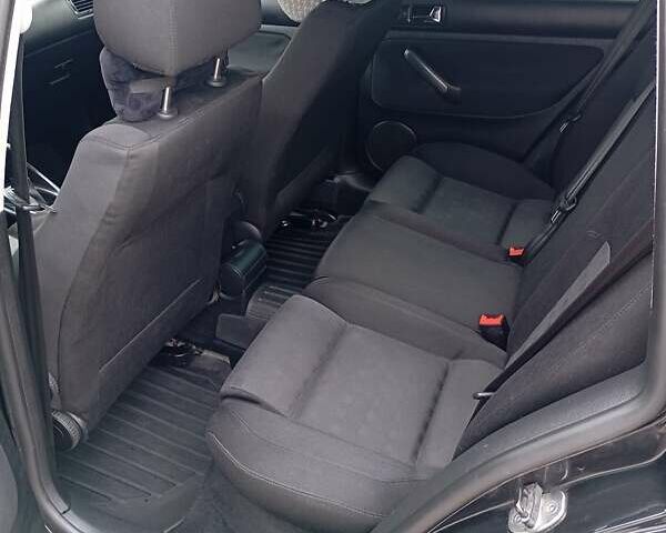 Черный Фольксваген Гольф, объемом двигателя 1.9 л и пробегом 314 тыс. км за 4850 $, фото 12 на Automoto.ua