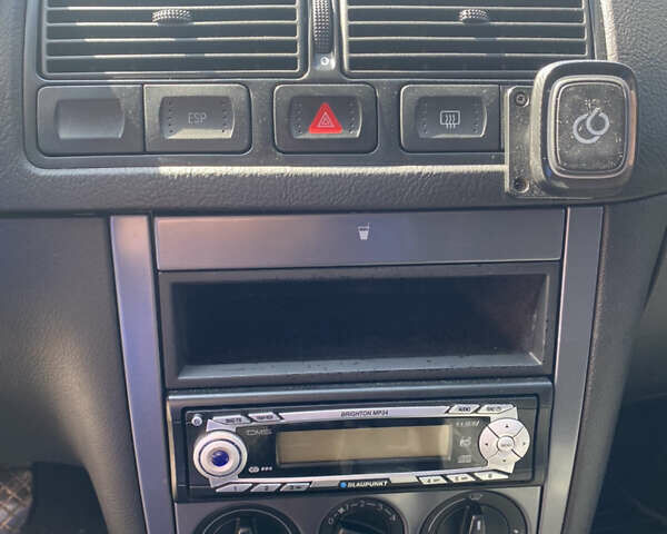 Чорний Фольксваген Гольф, об'ємом двигуна 1.6 л та пробігом 237 тис. км за 4700 $, фото 12 на Automoto.ua