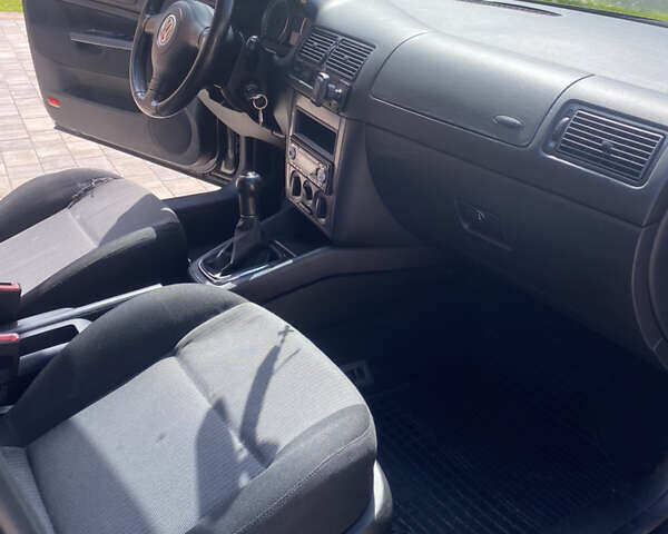 Чорний Фольксваген Гольф, об'ємом двигуна 1.6 л та пробігом 237 тис. км за 4700 $, фото 9 на Automoto.ua