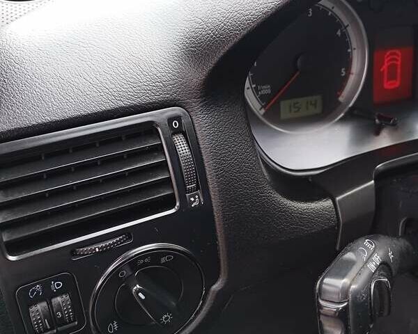 Черный Фольксваген Гольф, объемом двигателя 1.9 л и пробегом 314 тыс. км за 4850 $, фото 10 на Automoto.ua