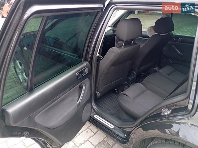 Черный Фольксваген Гольф, объемом двигателя 1.9 л и пробегом 314 тыс. км за 4850 $, фото 11 на Automoto.ua