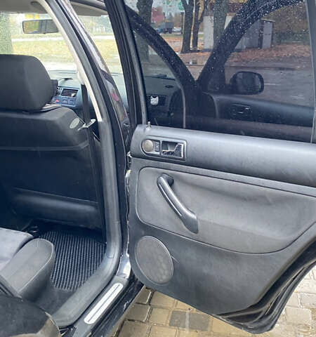 Чорний Фольксваген Гольф, об'ємом двигуна 1.6 л та пробігом 215 тис. км за 4700 $, фото 28 на Automoto.ua