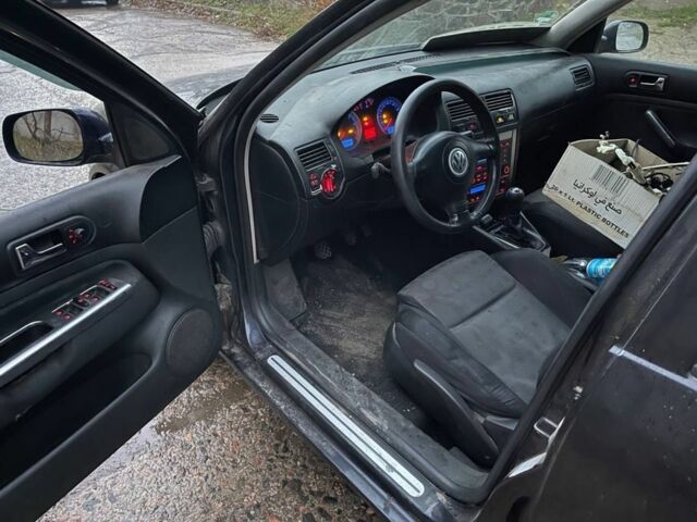 Черный Фольксваген Гольф, объемом двигателя 1.6 л и пробегом 400 тыс. км за 1500 $, фото 6 на Automoto.ua