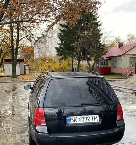 Чорний Фольксваген Гольф, об'ємом двигуна 1.6 л та пробігом 215 тис. км за 4700 $, фото 4 на Automoto.ua