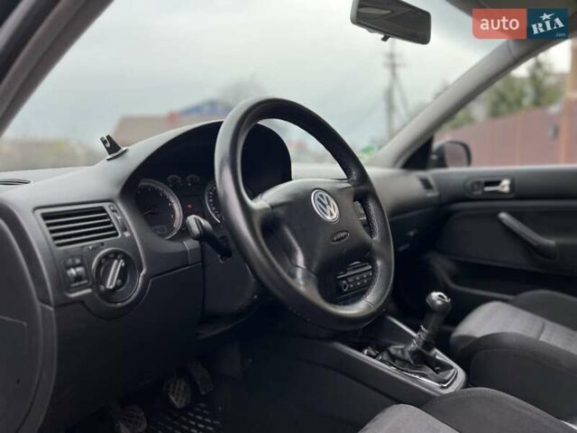 Черный Фольксваген Гольф, объемом двигателя 1.6 л и пробегом 250 тыс. км за 4350 $, фото 35 на Automoto.ua
