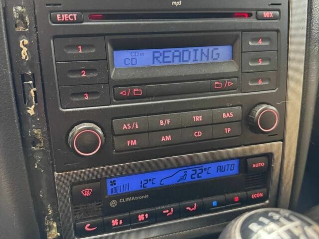 Черный Фольксваген Гольф, объемом двигателя 1.6 л и пробегом 400 тыс. км за 1200 $, фото 6 на Automoto.ua