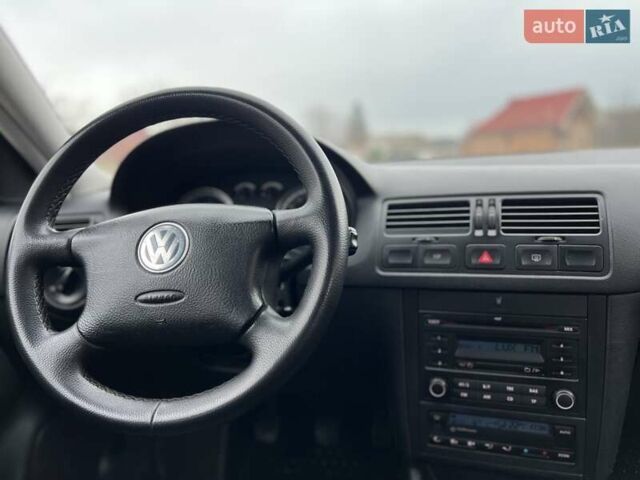 Черный Фольксваген Гольф, объемом двигателя 1.6 л и пробегом 250 тыс. км за 4350 $, фото 39 на Automoto.ua