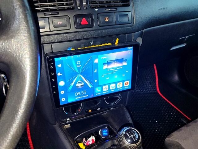 Черный Фольксваген Гольф, объемом двигателя 1.6 л и пробегом 255 тыс. км за 5000 $, фото 5 на Automoto.ua