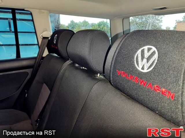 Черный Фольксваген Гольф, объемом двигателя 1.6 л и пробегом 255 тыс. км за 5000 $, фото 3 на Automoto.ua