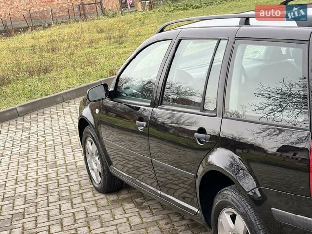 Черный Фольксваген Гольф, объемом двигателя 1.6 л и пробегом 250 тыс. км за 4350 $, фото 28 на Automoto.ua