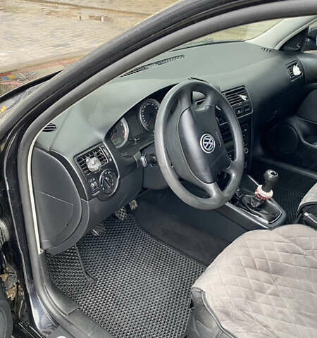 Чорний Фольксваген Гольф, об'ємом двигуна 1.6 л та пробігом 215 тис. км за 4700 $, фото 23 на Automoto.ua