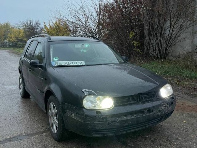 Черный Фольксваген Гольф, объемом двигателя 1.6 л и пробегом 400 тыс. км за 1500 $, фото 1 на Automoto.ua