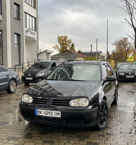 Чорний Фольксваген Гольф, об'ємом двигуна 1.6 л та пробігом 215 тис. км за 4700 $, фото 1 на Automoto.ua