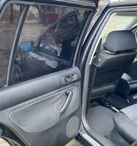 Чорний Фольксваген Гольф, об'ємом двигуна 1.6 л та пробігом 215 тис. км за 4700 $, фото 26 на Automoto.ua