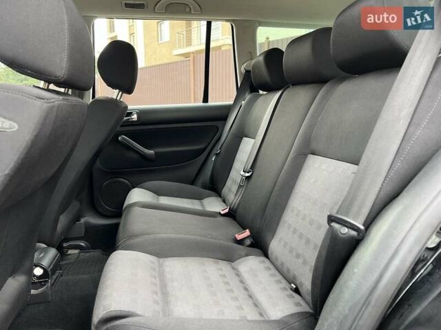 Черный Фольксваген Гольф, объемом двигателя 1.6 л и пробегом 250 тыс. км за 4350 $, фото 57 на Automoto.ua