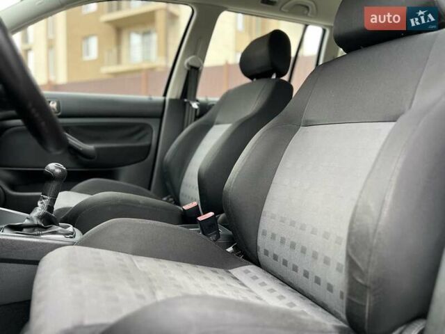 Черный Фольксваген Гольф, объемом двигателя 1.6 л и пробегом 250 тыс. км за 4350 $, фото 54 на Automoto.ua