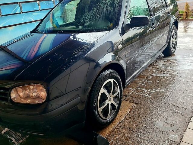 Черный Фольксваген Гольф, объемом двигателя 1.6 л и пробегом 255 тыс. км за 5000 $, фото 8 на Automoto.ua