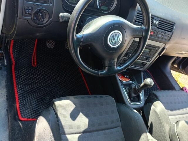 Черный Фольксваген Гольф, объемом двигателя 1.4 л и пробегом 260 тыс. км за 4600 $, фото 4 на Automoto.ua