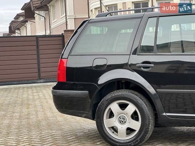 Черный Фольксваген Гольф, объемом двигателя 1.6 л и пробегом 250 тыс. км за 4350 $, фото 30 на Automoto.ua