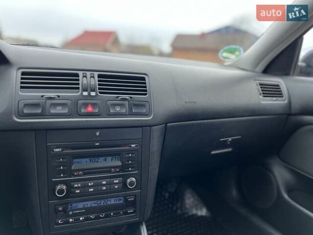 Черный Фольксваген Гольф, объемом двигателя 1.6 л и пробегом 250 тыс. км за 4350 $, фото 40 на Automoto.ua