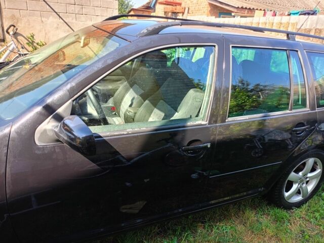 Черный Фольксваген Гольф, объемом двигателя 1.4 л и пробегом 260 тыс. км за 4600 $, фото 2 на Automoto.ua